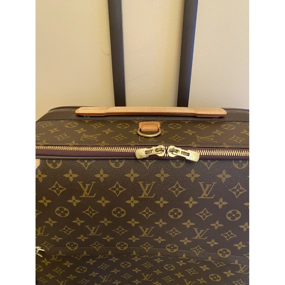 Authentic Louis Vuitton pegase 70 monogram - Picture 3 of 9
